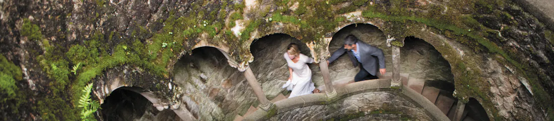 couple in sintra cascais in portugal