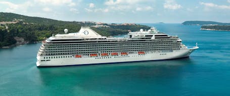Oceania Cruises ship photo