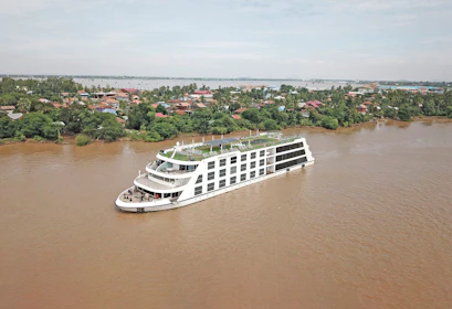 emerald harmony ship in the mekong river