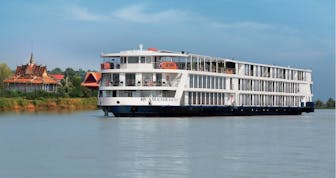Cruise ship