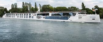 Cruise ship
