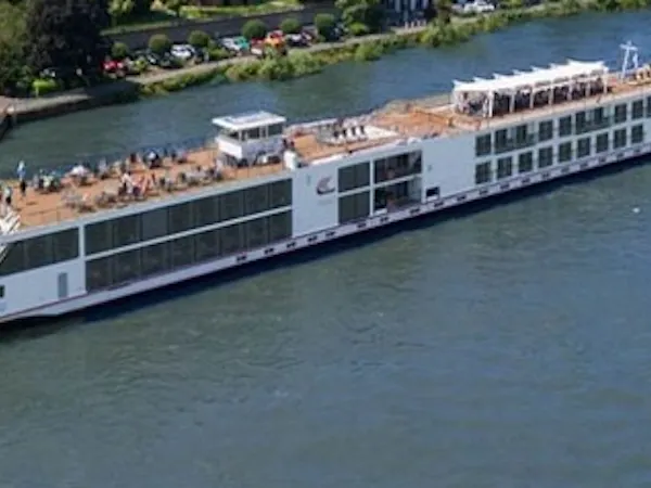 Cruise Ship