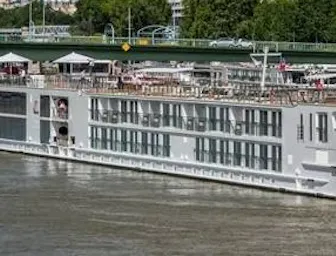 Cruise ship