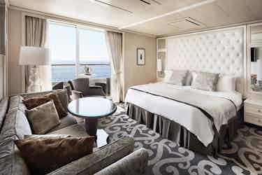 aquamarine suite on crystal ship