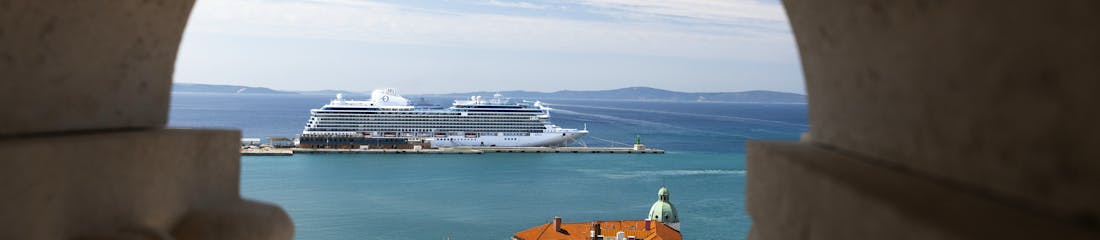 oceania allura in port - split