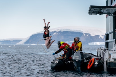 hx-antarctica-polarplunge