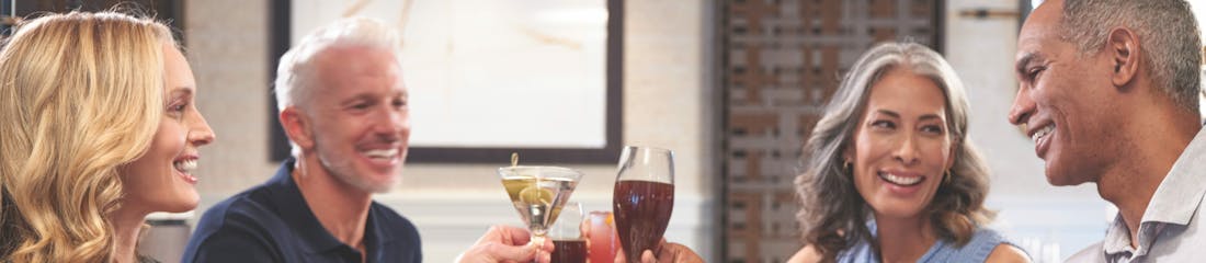 couples having dinner on oceania allura