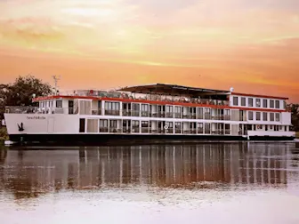 Cruise ship